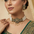 Traditional Flower Pearl Choker Necklace Set